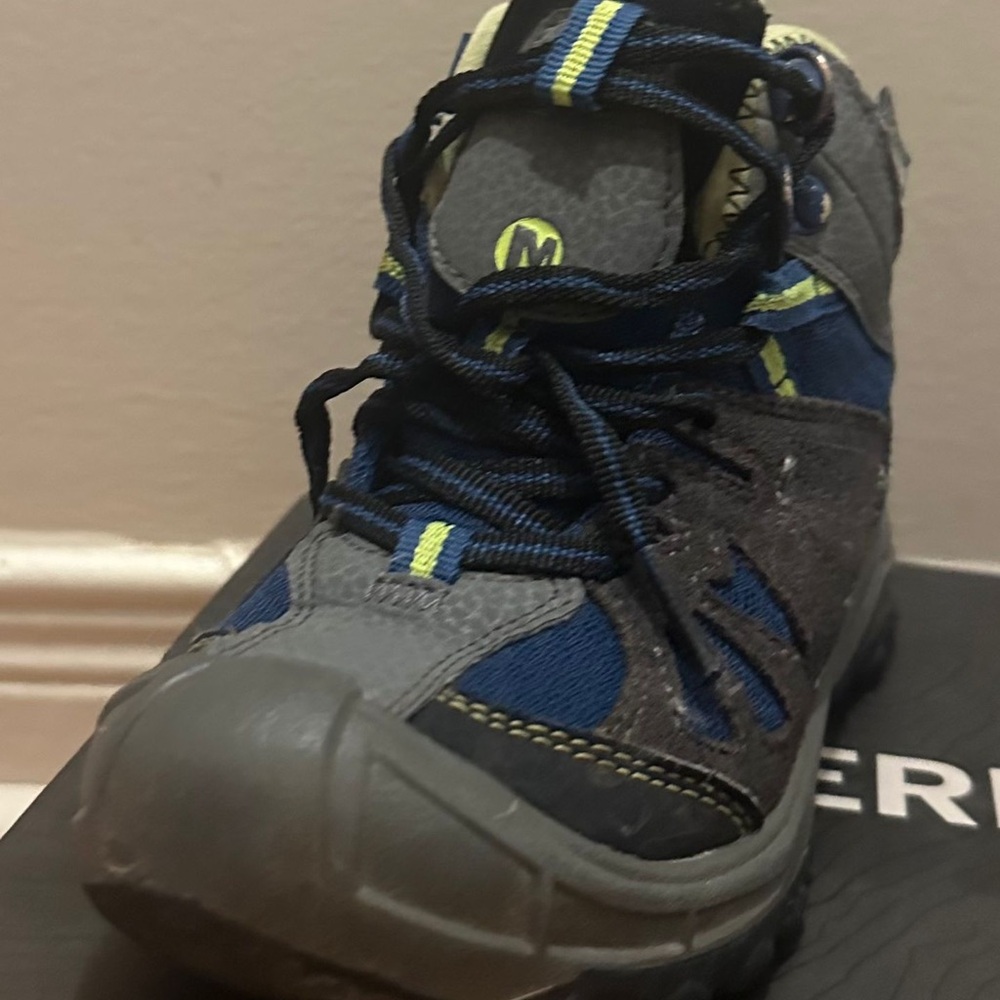 Merrell boys shoes